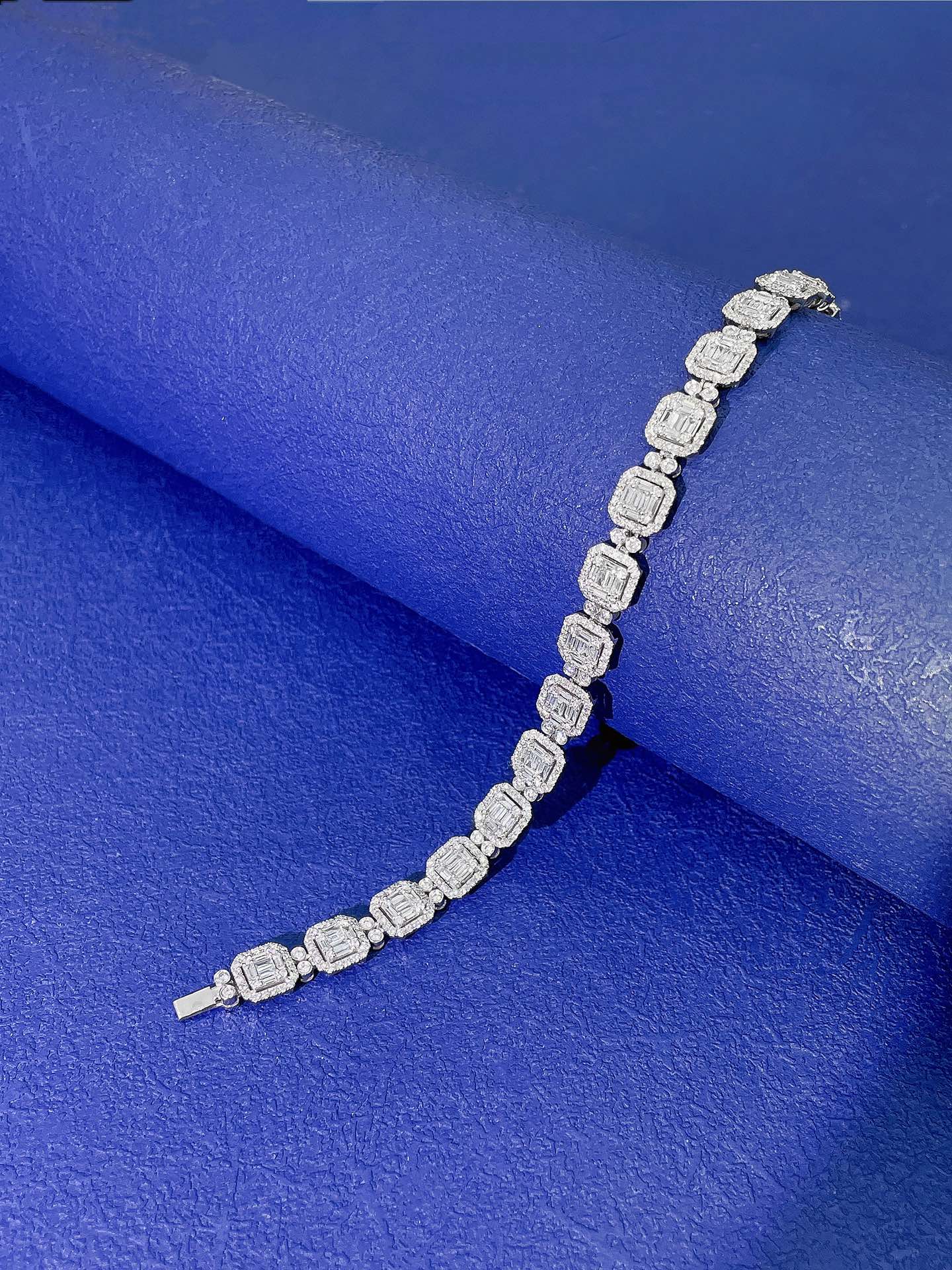 18K Diamond Square Sugar Full Diamond Bracelet - Luxurious Jewelry Piece - White Diamond Bracelet