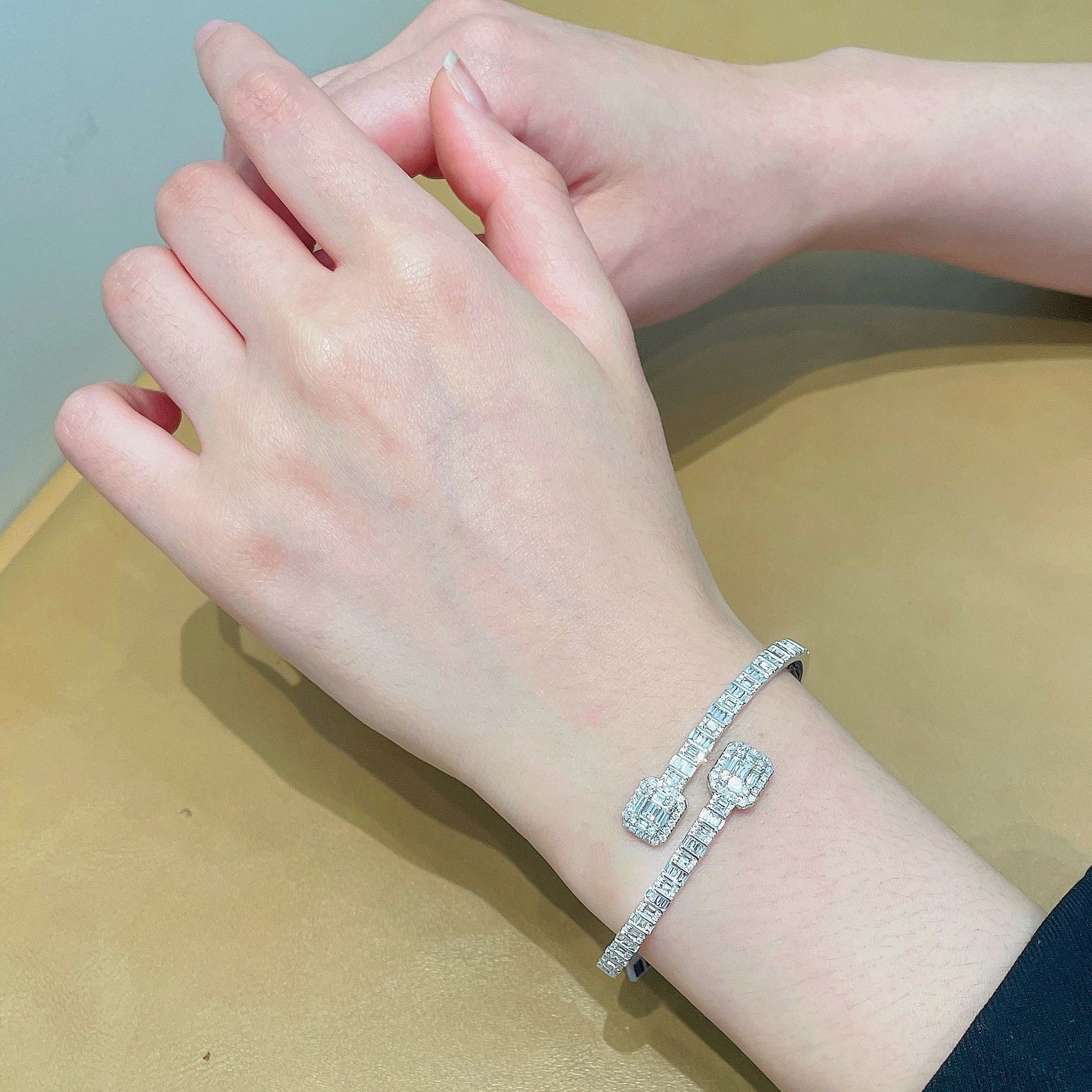 18K Diamond Step-Cut Open Bracelet - Exquisite Jewelry Piece - White Diamond Bracelet