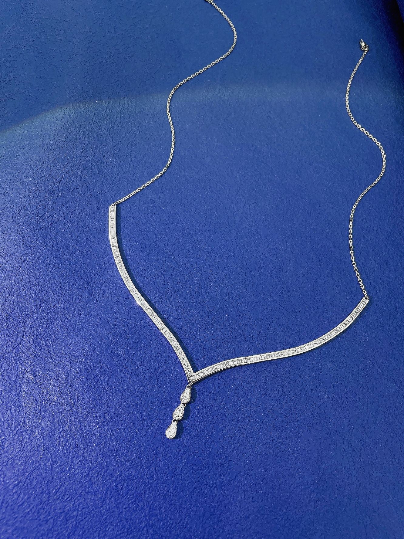 18K Diamond Tassel Necklace - Exquisite Jewelry Piece - White Diamond Chain