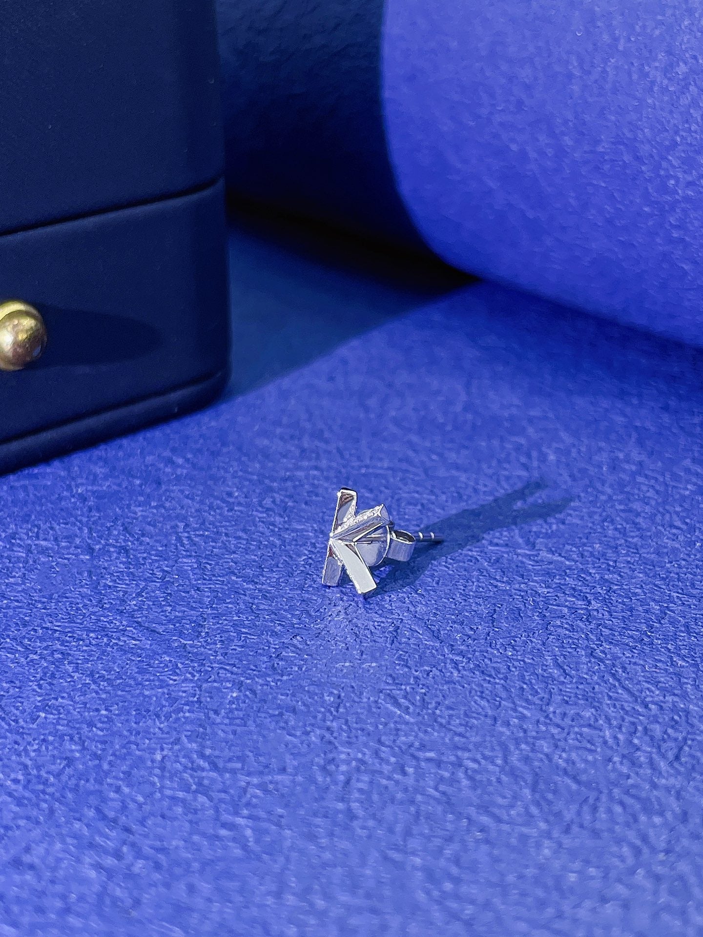 18K Diamond Tiny Stud Earrings with K Initial - Jeweler.Jewelry