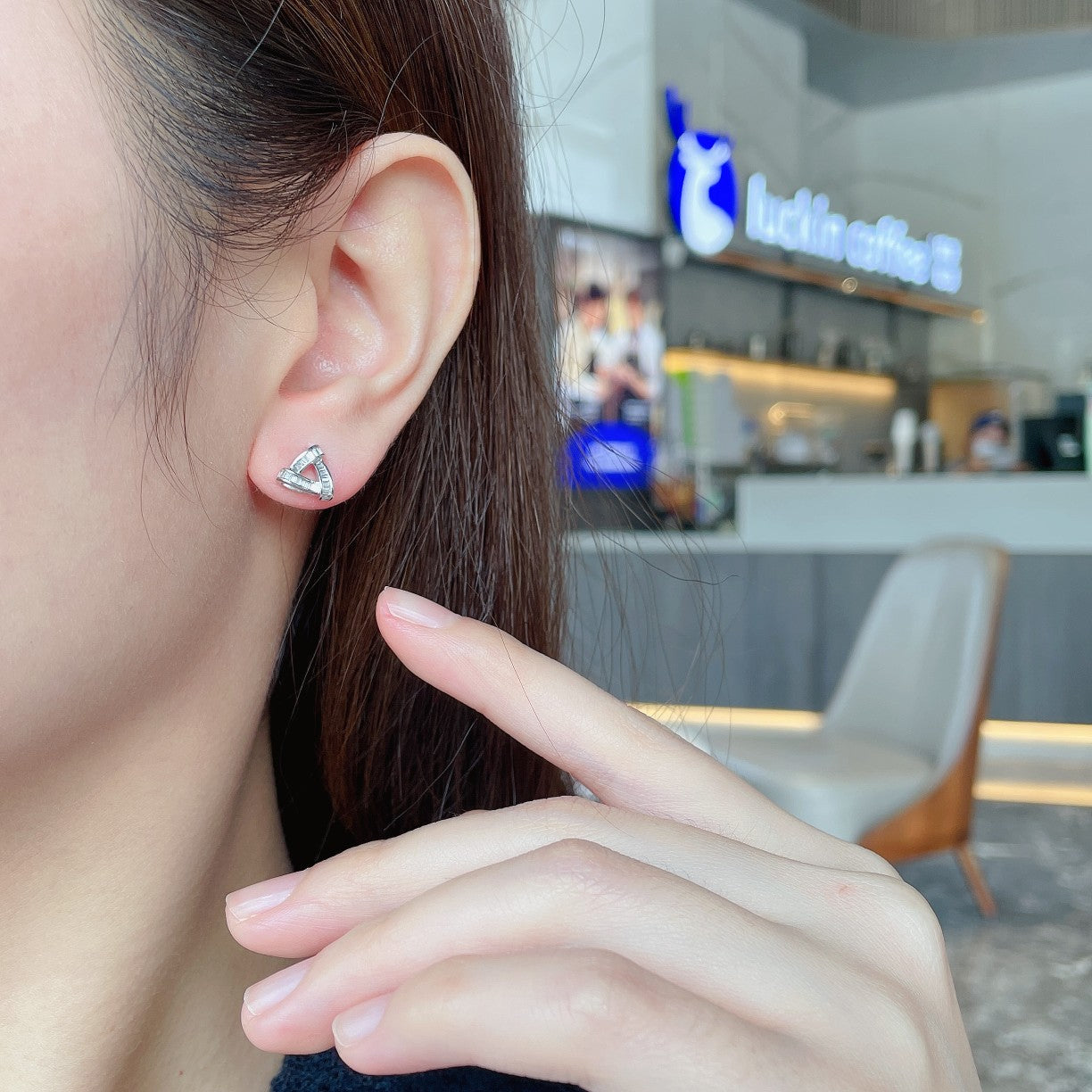 18K Diamond Triangle Earrings | Luxury Jewelry - Jeweler.Jewelry