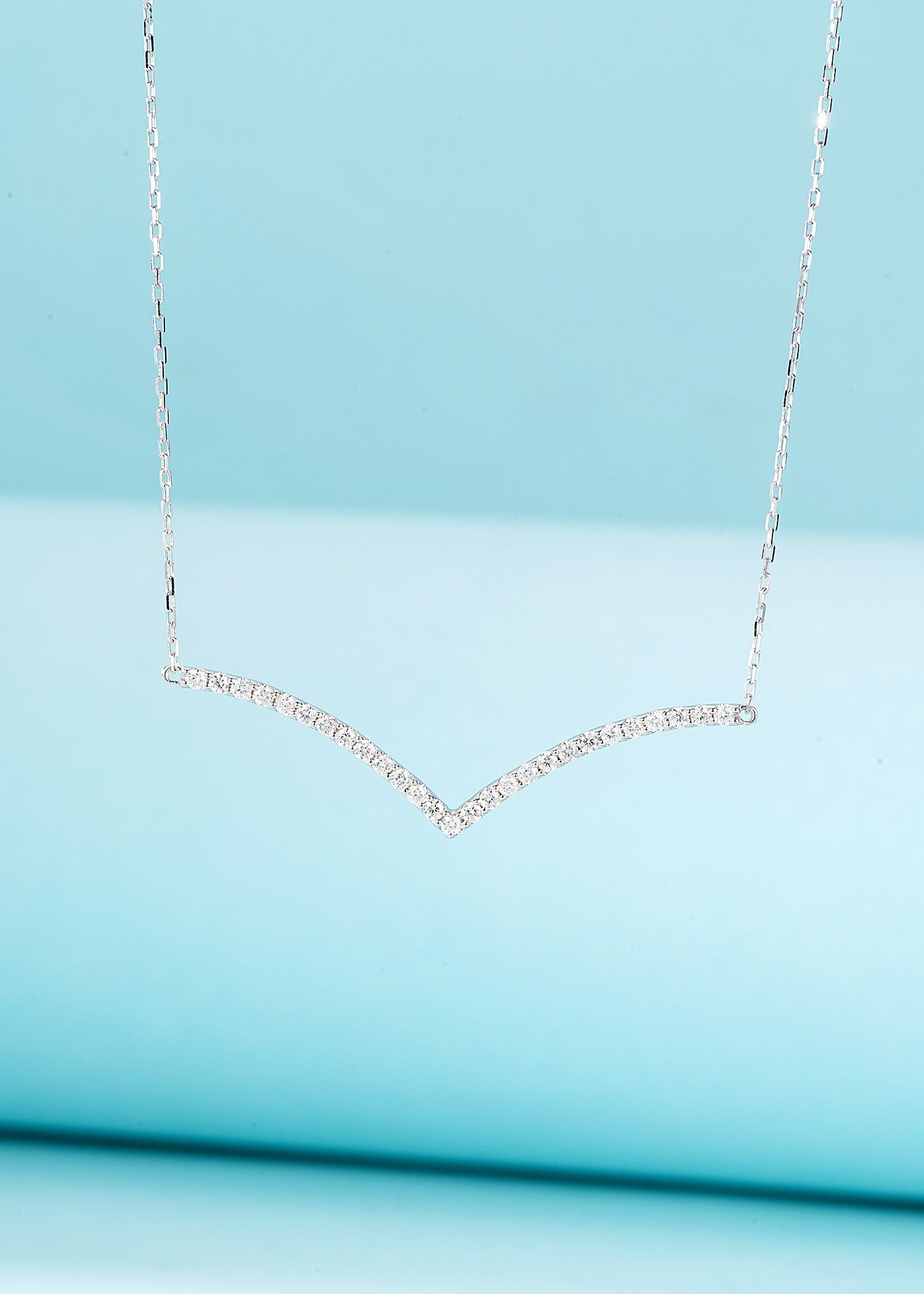 18K Diamond V-Shaped Pendant Necklace - Exquisite Jewelry - White Diamond Necklace