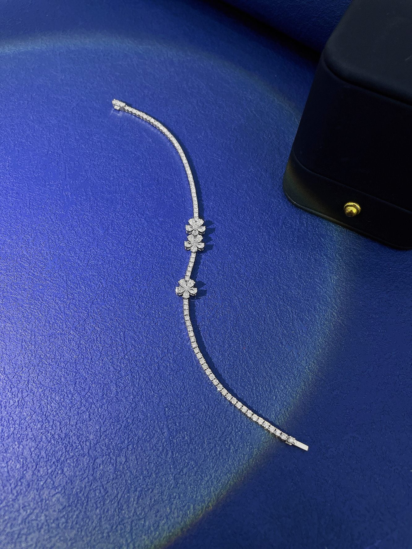 18K Diamond Water Drop Three-Flower Bracelet - Luxury Jewelry - White Diamond Bracelet