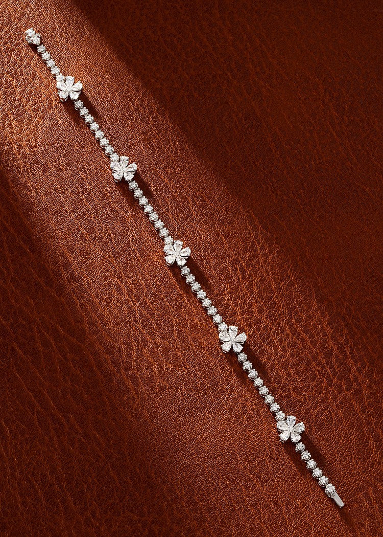 18K Diamond Waterdrop Five-Flower Bracelet - Exquisite Jewelry Piece - White Diamond Bracelet