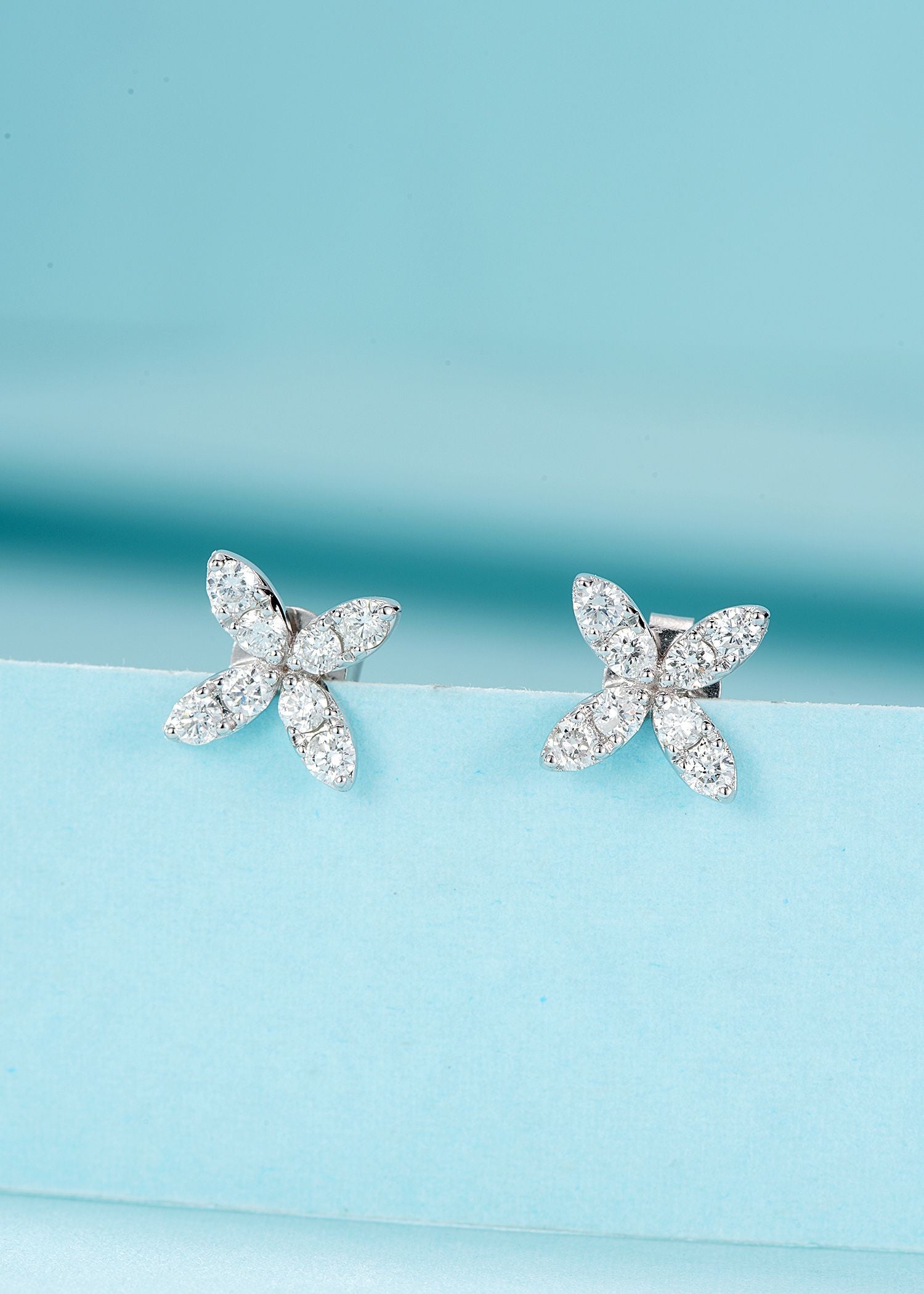 18K Four-Leaf Clover Diamond Earrings - Jeweler.Jewelry