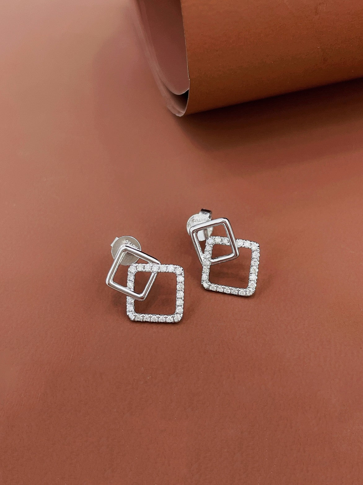 18K Geometric Diamond Earrings - Luxurious Jewelry Piece - Jeweler.Jewelry