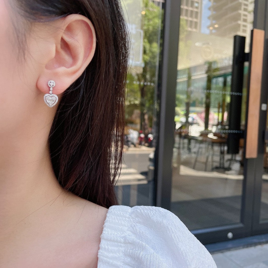 18K Heart-Shaped Diamond Earrings - Luxurious Jewelry Piece Jeweler.Jewelry
