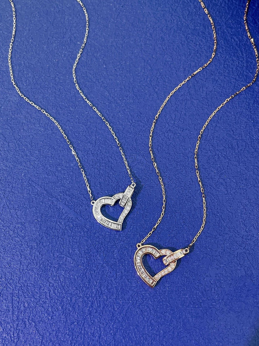 18K Irregular Heart-Shaped Clasp Necklace - Fine Jewelry Piece - White Diamond Necklace