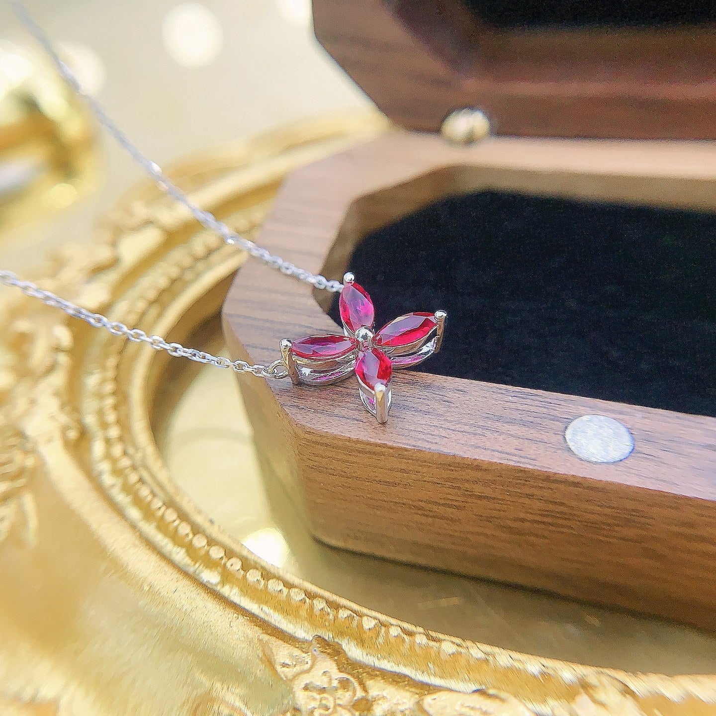 18K Rose Gold Red Agate Four-Leaf Clover Necklace - Luxurious Jewelry - Red Treasure Necklace