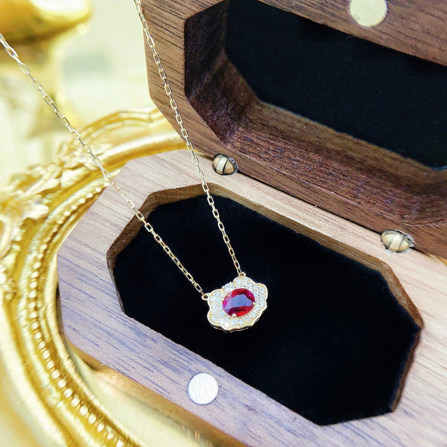 18K Ruby如意Jewelry Necklace with Intricate Design - Red Treasure Necklace