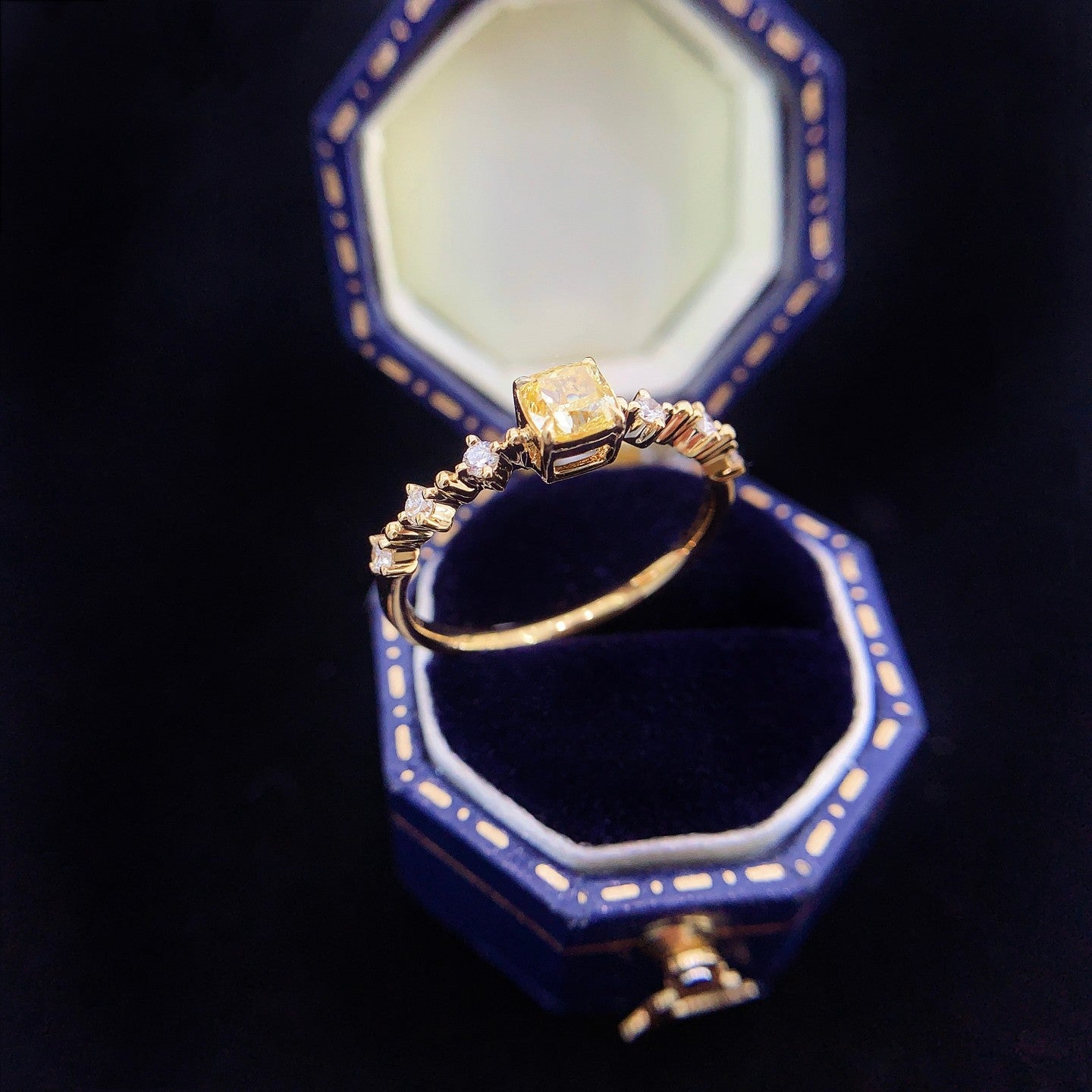 18K Yellow Gold Diamond Cushion-Cut Edge Ring - Premium Jewelry - Yellow Diamond Ring
