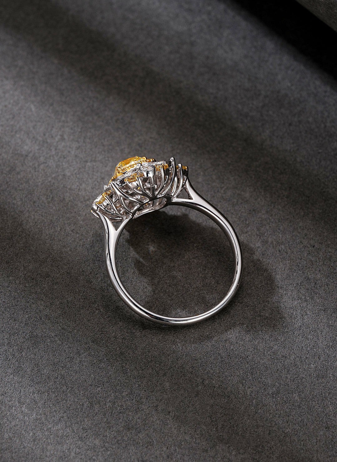 18K Yellow Gold Diamond Cushion-Cut Ring with AGL Certificate - Luxurious Jewelry - Yellow Diamond Ring