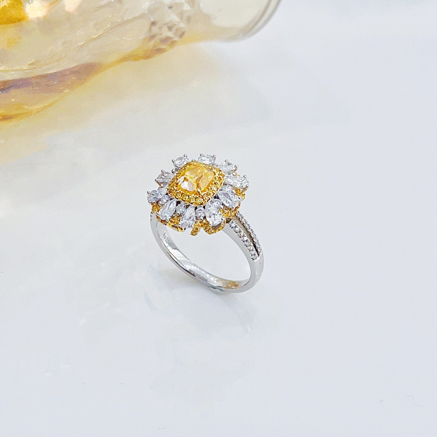 18K Yellow Gold Diamond Cushion-Cut Teardrop Color-Separated Ring | Premium Jewelry - Yellow Diamond Ring