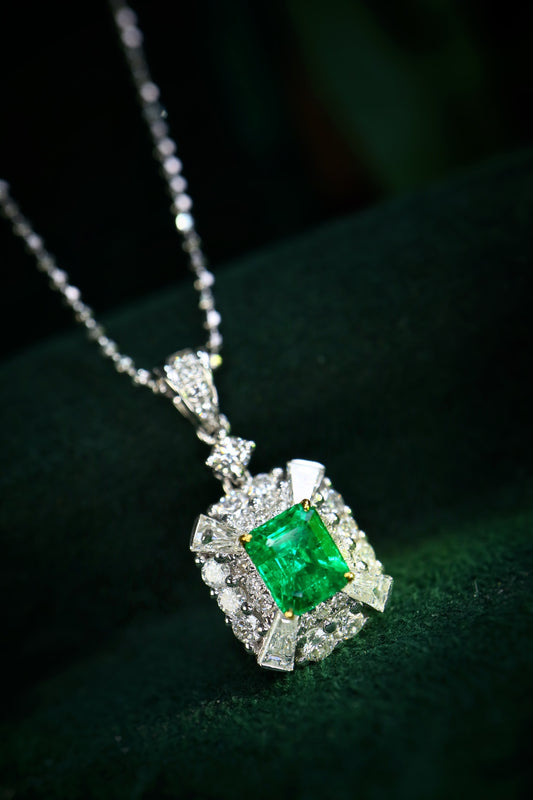 Colgante de esmeralda Panjshir: una pieza de joyería fascinante