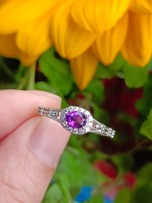 Elegante anello con ametista naturale: un gioiello indispensabile