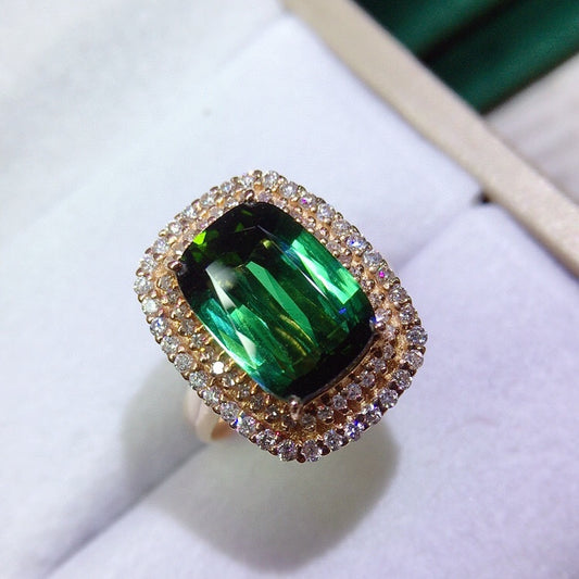 Luxury Jewelry: Exquisite Tourmaline Ring with Sparkling Diamonds