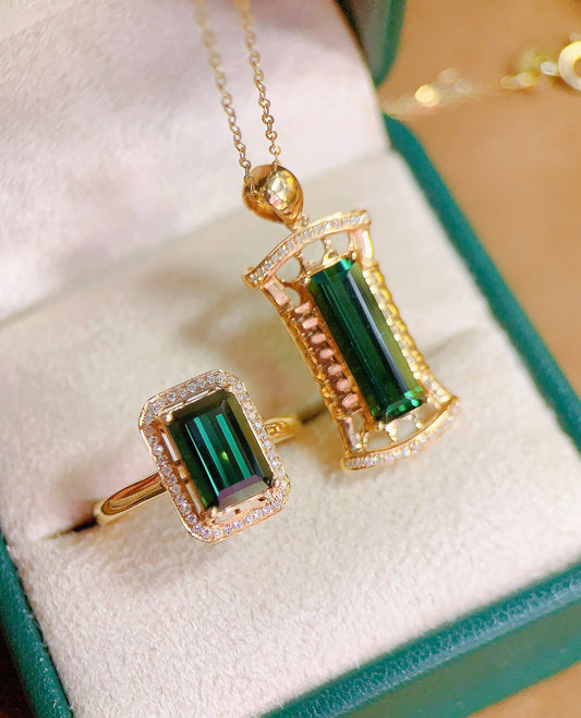Exklusives Double 11-Schmuckset: Bixbite-Ring und Anhänger aus 18-karätigem Gold und mit Diamanten eingebettet