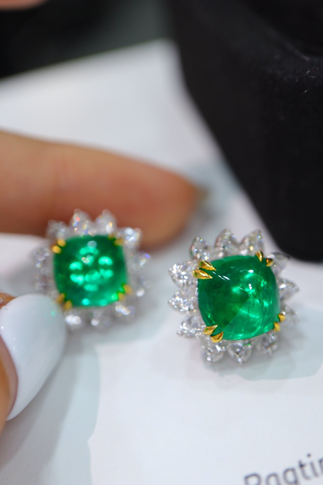 Emerald Green Sugarloaf Stud örhängen - Lyxigt smycke