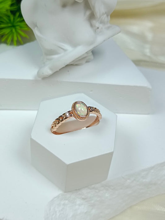 Anello opale incorporato in argento S925: gioielli eleganti e versatili