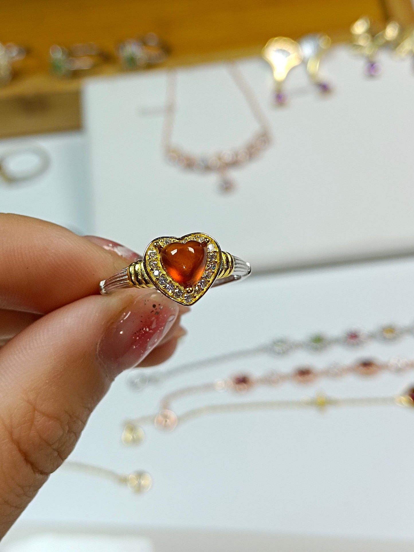 S925 Silver inbäddad mandarin granatring - hjärtformad design med justerbart band
