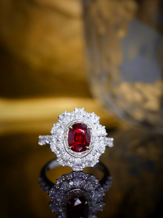 Cincin Ruby Darah Merpati Merah Cerah 1,25 karat dengan Berlian - Perhiasan Premium