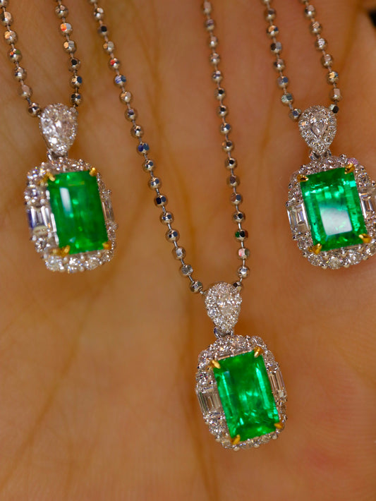 Colgante de esmeralda Panjshir: una pieza de joyería fina versátil
