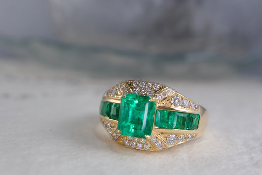 Smaragdring im Vintage-Stil – ein luxuriöses Schmuckstück