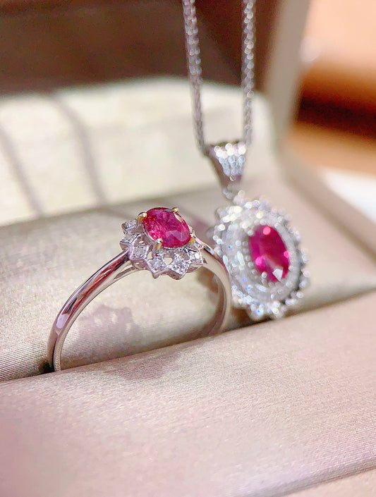 Exquisites 18-Karat-Gold-Rubin- und Diamant-Schmuckset (Kette nicht im Lieferumfang enthalten)