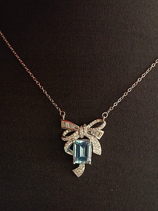 Collier nœud papillon de luxe avec topaze naturelle de forme carrée, bijoux exquis