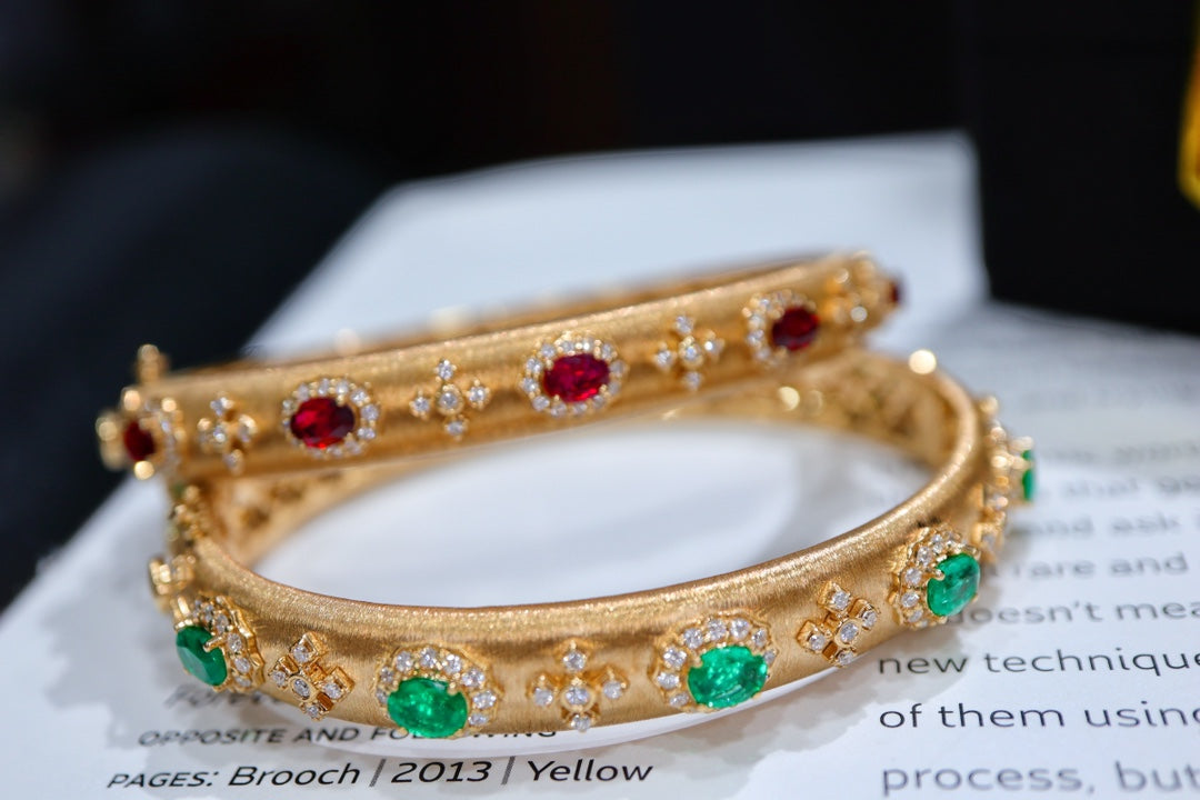 Zeitlose Eleganz: Buccellati Craftsmanship-Armband in der Schmuckkollektion