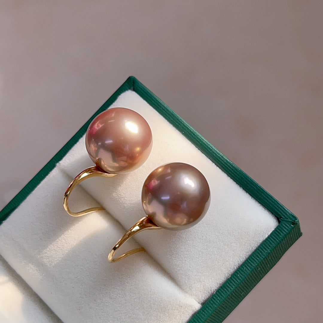 Ylelliset 18K kultaa ja 12-13mm Natural Edison Pearl -koruja