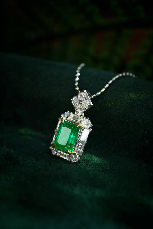Colgante de esmeralda Panjshir: una pieza de joyería fascinante