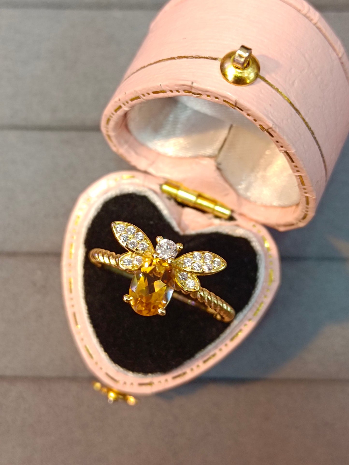 Anello con ape in cristallo giallo incorporato in argento sterling S925 - Gioielli unici