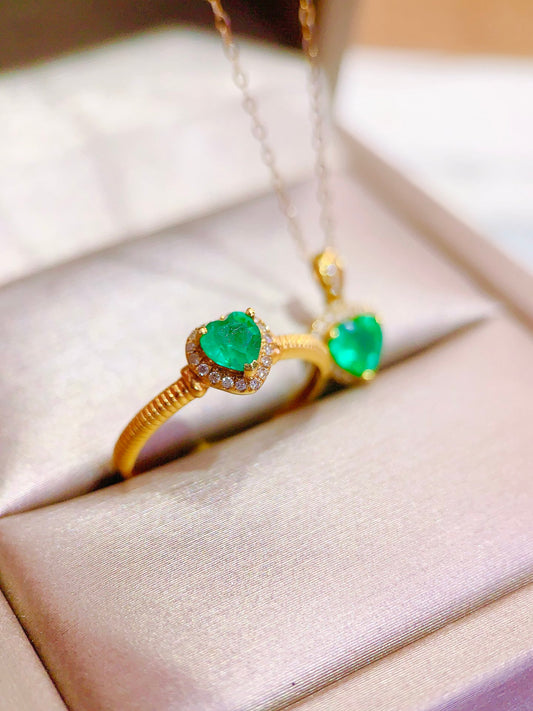 Exklusives Double 11-Schmuckset: 18 Karat Gold mit diamantbesetztem Smaragdring und Anhänger