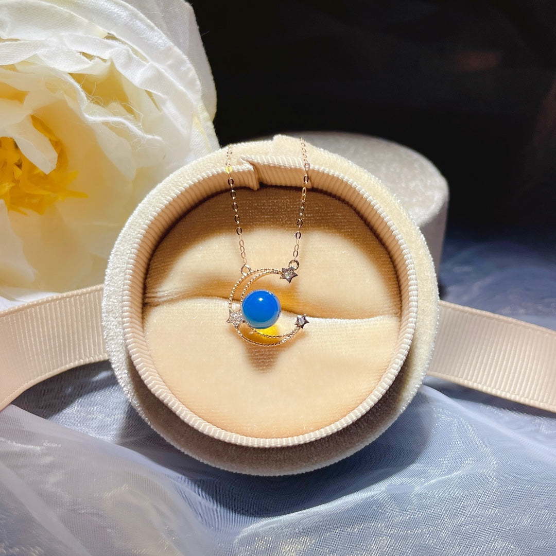 وصول جديد: قلادة من الكهرمان الأزرق الدومينيكي المضمنة بالذهب عيار 18 قيراط - مجوهرات فريدة