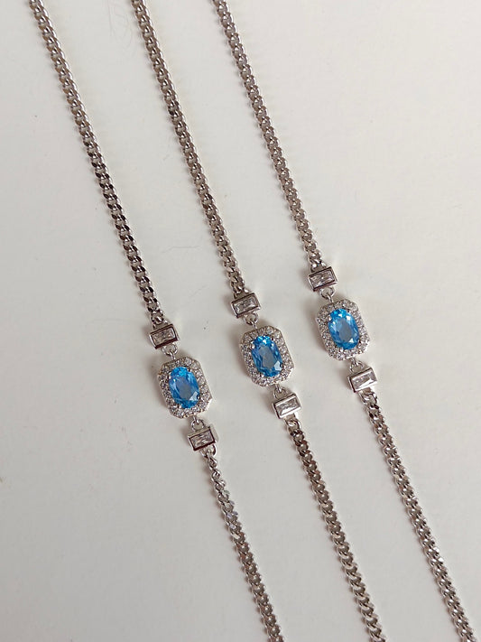 Squisito braccialetto svizzero con topazio azzurro naturale - Gioiello elegante