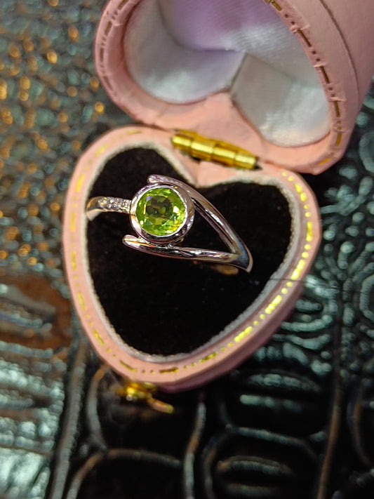 Anello in argento sterling S925 con pietra verde oliva con incastonatura in oro 18 carati - Gioielli minimalisti unici