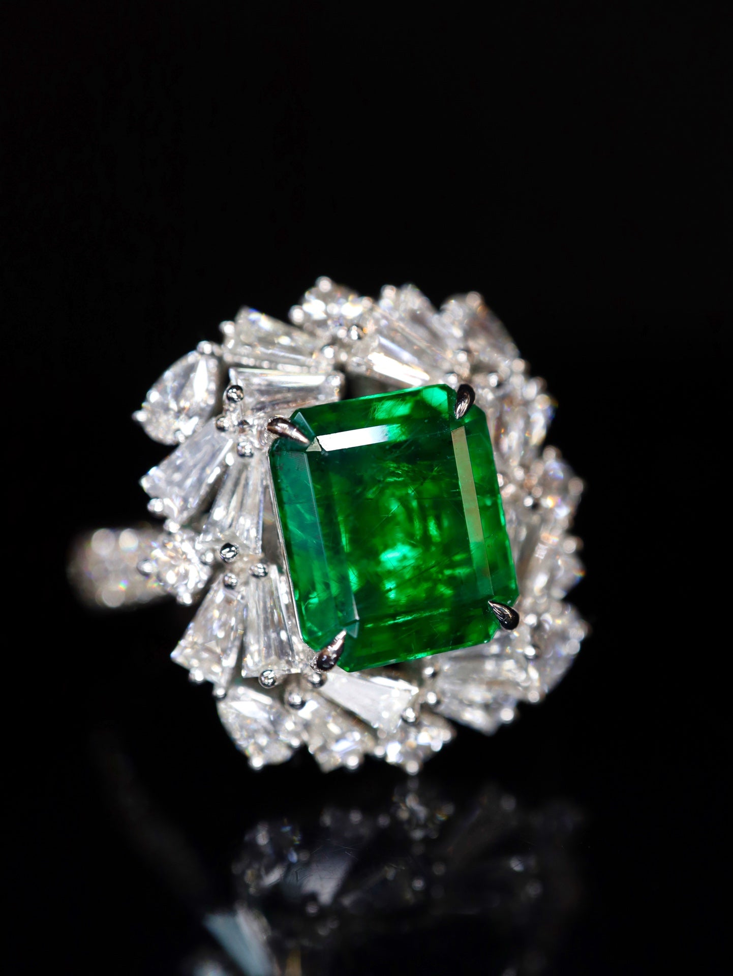 Anello con smeraldo - Gioiello di lusso Warton Green da 3,01 ct