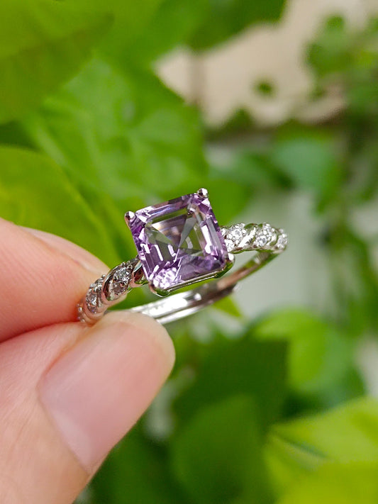 Anello con ametista lavanda naturale: gioielli squisiti per i romantici