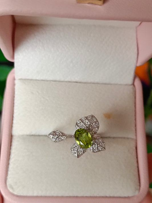Strålende olivengrønne smykker: naturlig peridotring