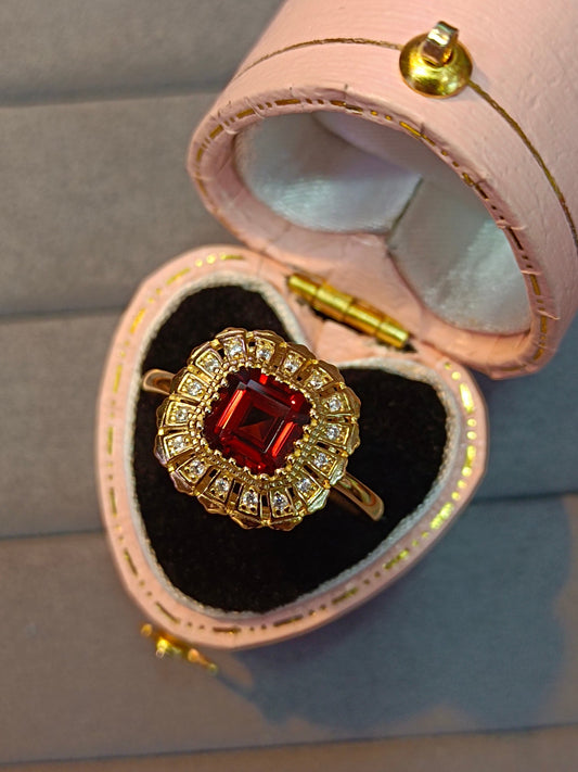 Elegant S925 sterlingsølv granatring - utsøkte smykker for vår og sommer