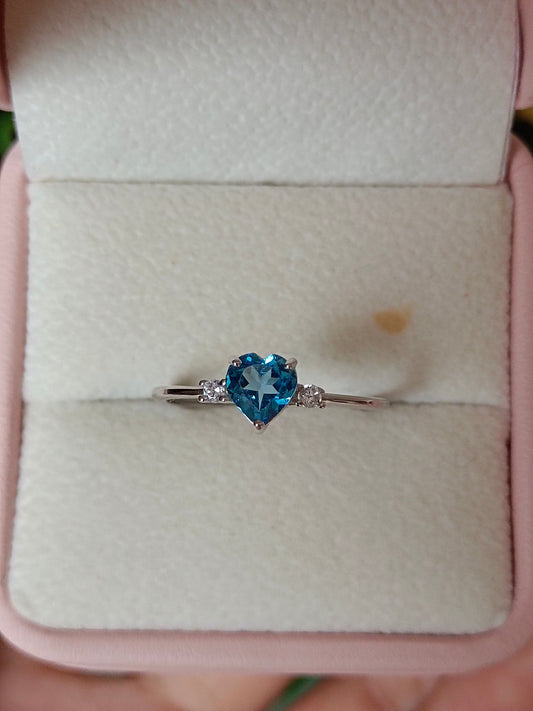 Anello cuore con topazio naturale - Gioielli unici per espressioni d'amore