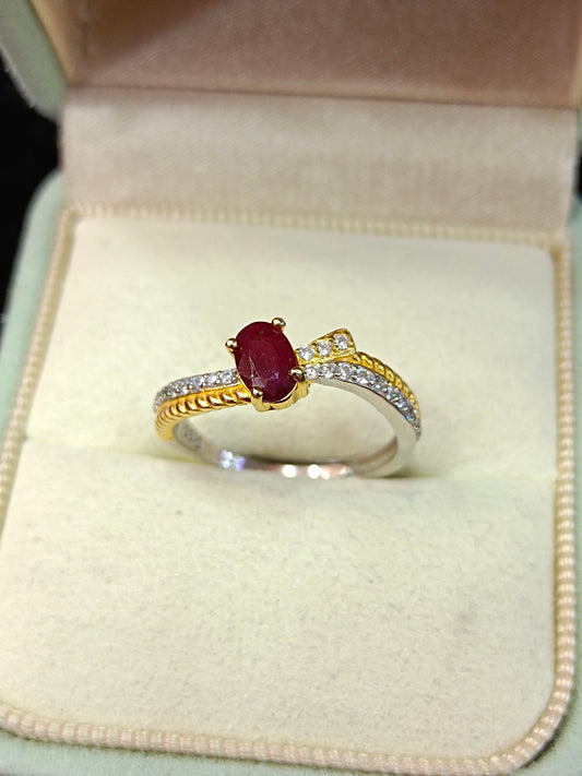 Eleganti gioielli con anello in argento con rubino S925