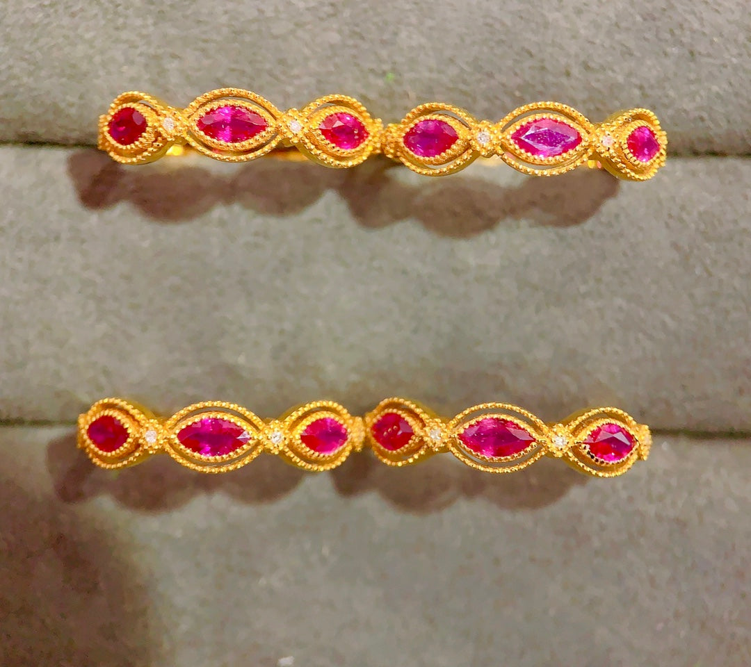 Cincin Ruby Marquise yang Memukau - Barang Kemas Tertanam Emas 18k yang Elegan