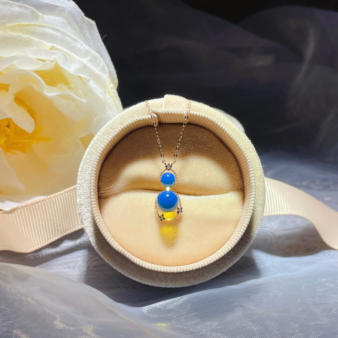 Pandantiv rafinat din aur de 18K încorporat cu chihlimbar albastru dominican - bijuterii elegante