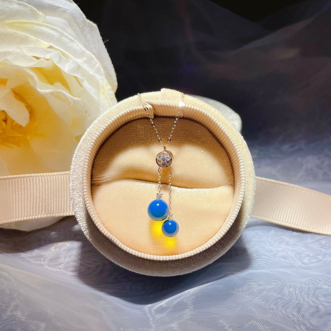 وصول جديد: قلادة من الكهرمان الأزرق الدومينيكي المضمنة بالذهب عيار 18 قيراط - مجوهرات رائعة