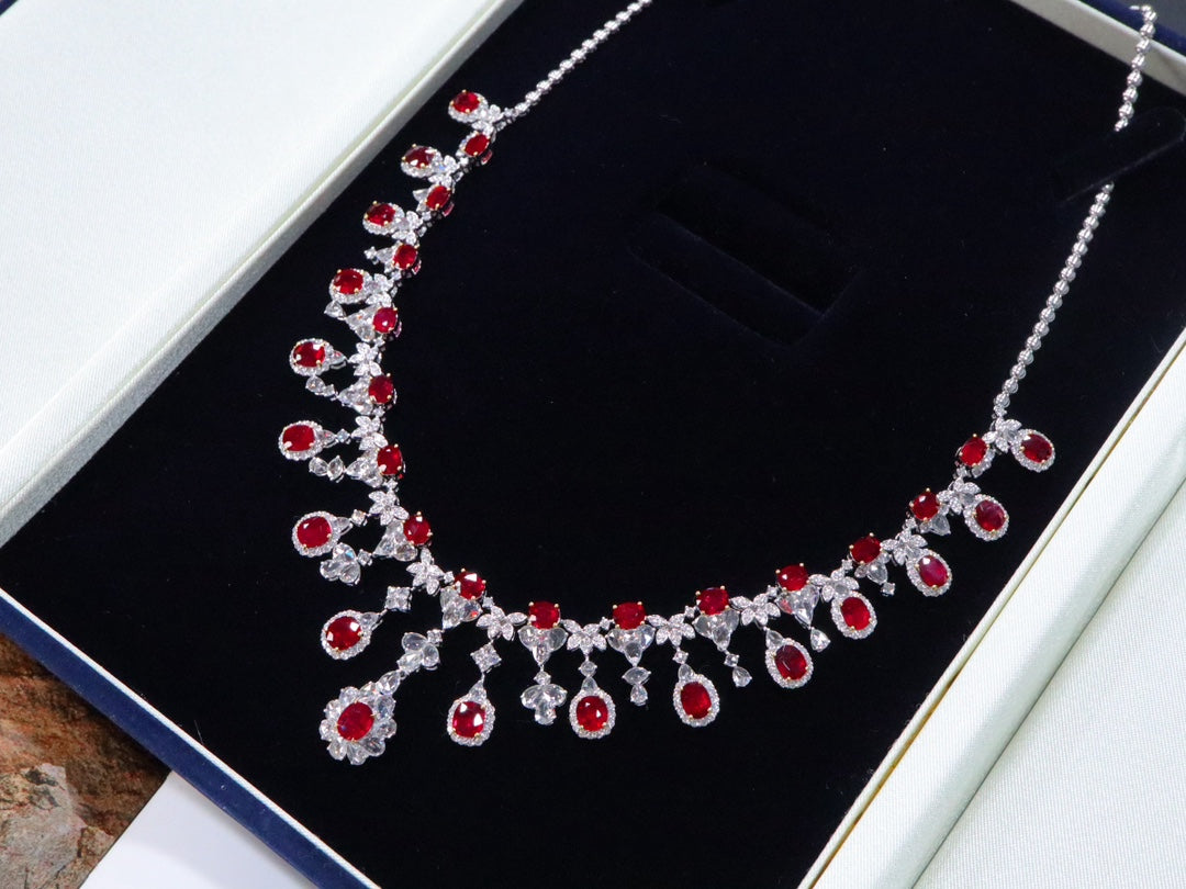 Magnifique Bijoux : Collier de Soirée Rubis et Diamants Sang de Pigeon Naturel Non Chauffé
