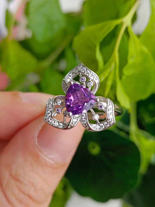 Elegante anello in cristallo viola naturale con design orchidea - Gioielli unici
