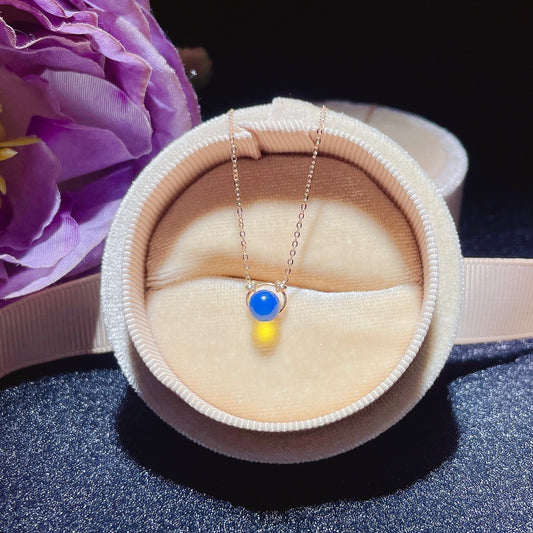 Embrassez la joie à chaque instant - Bijoux pendentif en ambre bleu dominicain intégrés en or 18 carats