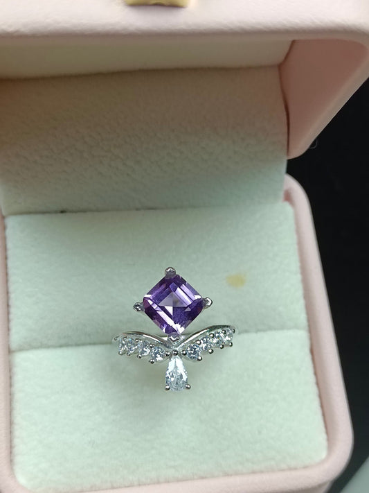 Squisito anello quadrato in cristallo viola naturale - Gioielli di eleganza e romanticismo